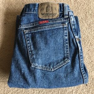 Wrangler slim/straight leg jeans!